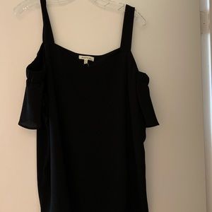 Black cold shoulder top 1x NWT